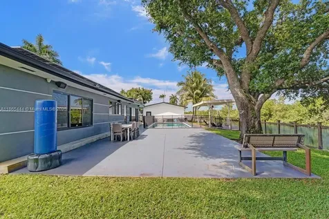 4660 SW 37th Avenue Dania Beach FL 33312
