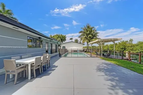 4660 SW 37th Avenue Dania Beach FL 33312