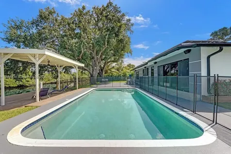 4660 SW 37th Avenue Dania Beach FL 33312