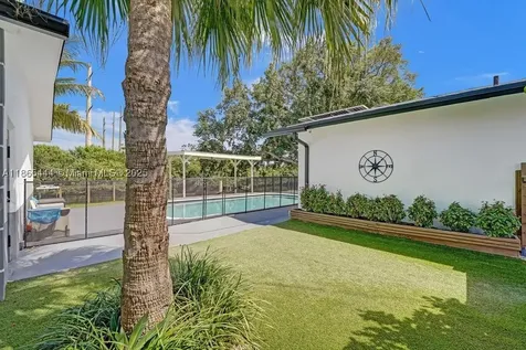 4660 SW 37th Avenue Dania Beach FL 33312