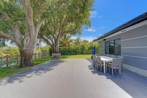4660 SW 37th Avenue Dania Beach FL 33312