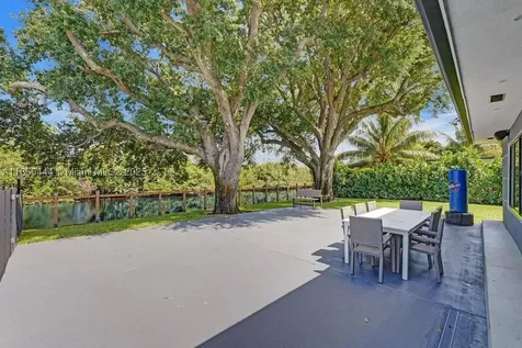 4660 SW 37th Avenue Dania Beach FL 33312
