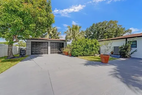 4660 SW 37th Avenue Dania Beach FL 33312