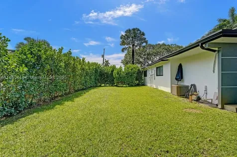 4660 SW 37th Avenue Dania Beach FL 33312