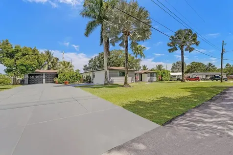 4660 SW 37th Avenue Dania Beach FL 33312