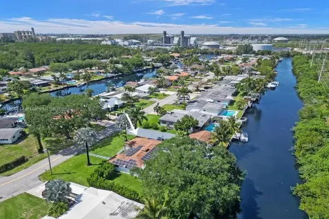 4660 SW 37th Avenue Dania Beach FL 33312