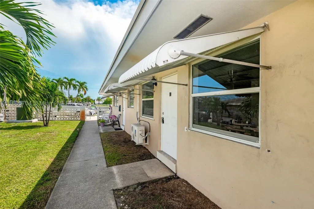 2901 Polk Street Hollywood FL 33020