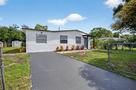 3239 Meadow Road Palm Springs FL 33406