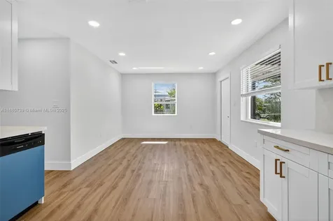 3239 Meadow Road Palm Springs FL 33406