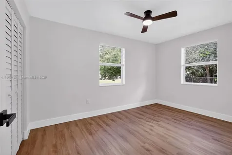 3239 Meadow Road Palm Springs FL 33406
