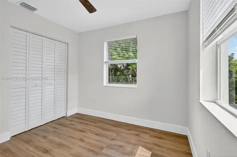 3239 Meadow Road Palm Springs FL 33406