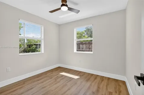 3239 Meadow Road Palm Springs FL 33406