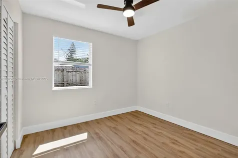 3239 Meadow Road Palm Springs FL 33406