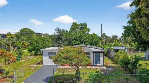 3239 Meadow Road Palm Springs FL 33406