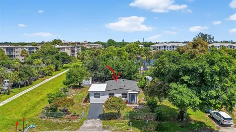 3239 Meadow Road Palm Springs FL 33406