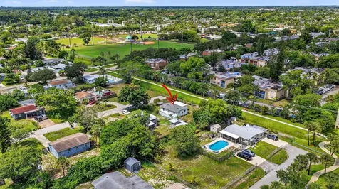 3239 Meadow Road Palm Springs FL 33406
