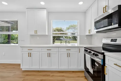 3239 Meadow Road Palm Springs FL 33406