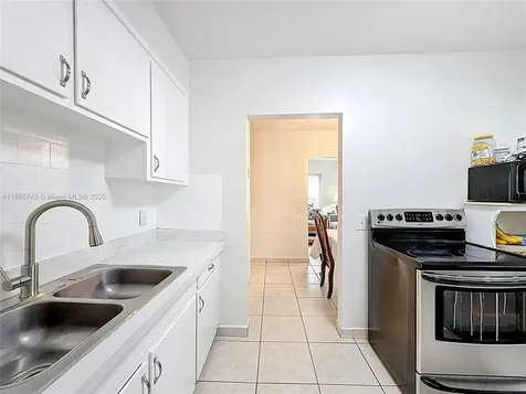 675 W 30th Street Hialeah FL 33012