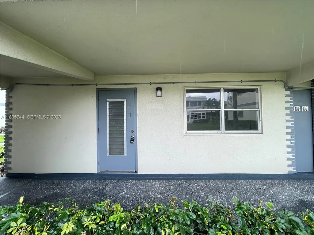 101 Brittany Delray Beach FL 33446