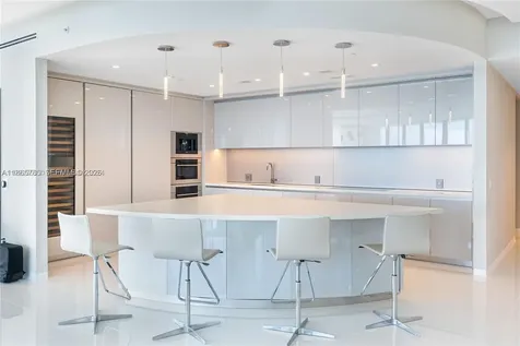 18975 Collins Avenue Sunny Isles Beach FL 33160