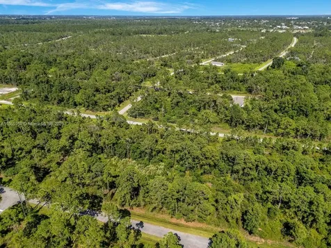8176 Mantua Avenue Sebring FL 33872