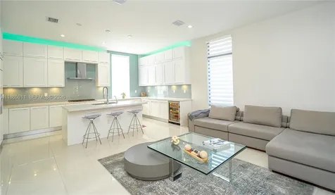 8263 NW 47th Terrace Doral FL 33166