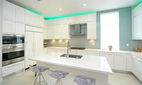8263 NW 47th Terrace Doral FL 33166