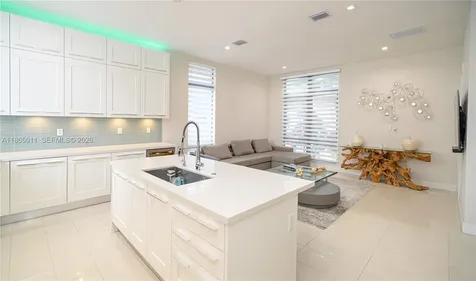 8263 NW 47th Terrace Doral FL 33166
