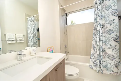 8263 NW 47th Terrace Doral FL 33166