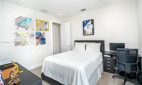 8263 NW 47th Terrace Doral FL 33166
