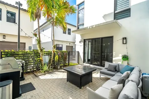 8263 NW 47th Terrace Doral FL 33166
