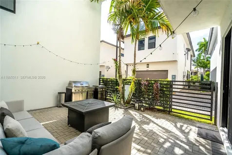 8263 NW 47th Terrace Doral FL 33166