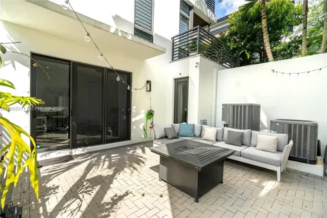 8263 NW 47th Terrace Doral FL 33166