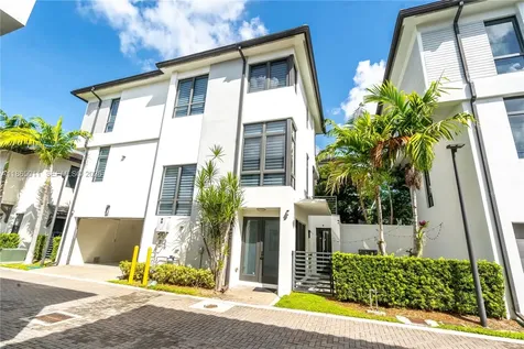 8263 NW 47th Terrace Doral FL 33166
