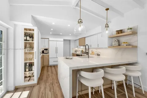 200 W Mcintyre Street Key Biscayne FL 33149