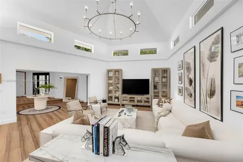 200 W Mcintyre Street Key Biscayne FL 33149