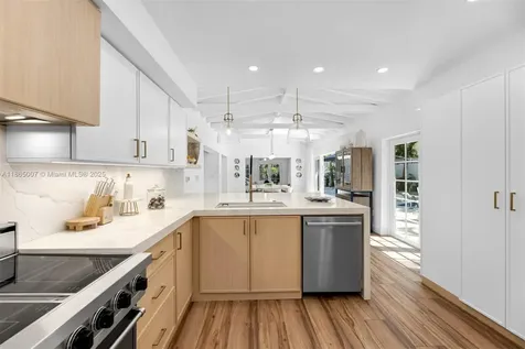 200 W Mcintyre Street Key Biscayne FL 33149