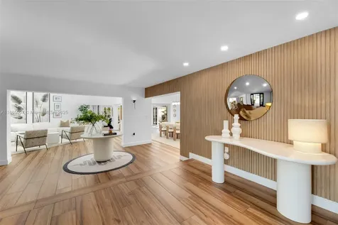 200 W Mcintyre Street Key Biscayne FL 33149