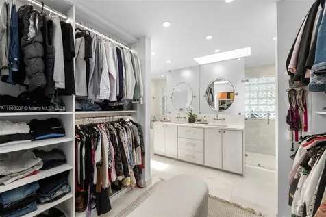 200 W Mcintyre Street Key Biscayne FL 33149