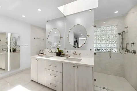 200 W Mcintyre Street Key Biscayne FL 33149
