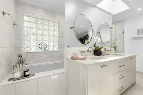 200 W Mcintyre Street Key Biscayne FL 33149
