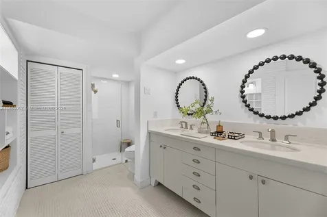 200 W Mcintyre Street Key Biscayne FL 33149