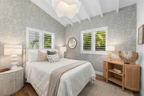 200 W Mcintyre Street Key Biscayne FL 33149