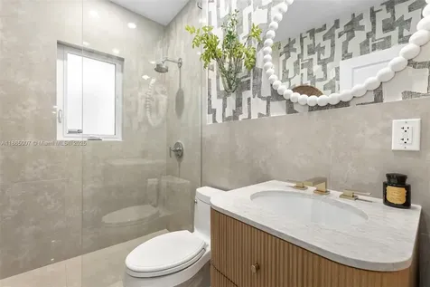 200 W Mcintyre Street Key Biscayne FL 33149