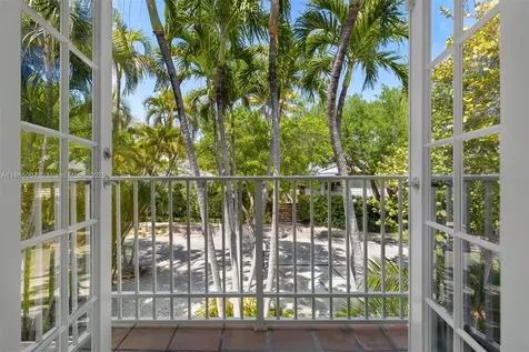 200 W Mcintyre Street Key Biscayne FL 33149
