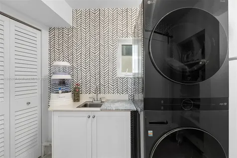 200 W Mcintyre Street Key Biscayne FL 33149