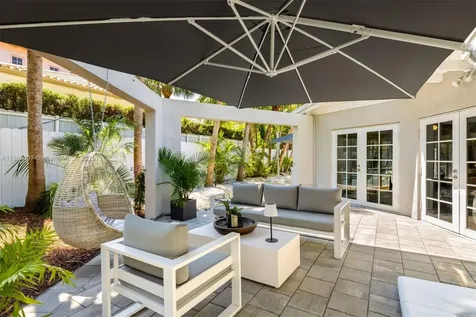 200 W Mcintyre Street Key Biscayne FL 33149