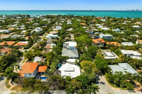 200 W Mcintyre Street Key Biscayne FL 33149