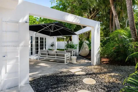 200 W Mcintyre Street Key Biscayne FL 33149