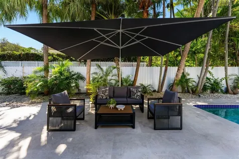 200 W Mcintyre Street Key Biscayne FL 33149